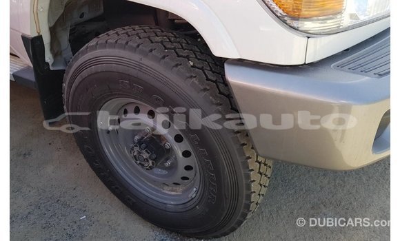 Buy Import Toyota Land Cruiser White Car in Import - Dubai in Dushanbe Buy Import Toyota Land Cruiser White Car in Import - Dubai in Dushanbe