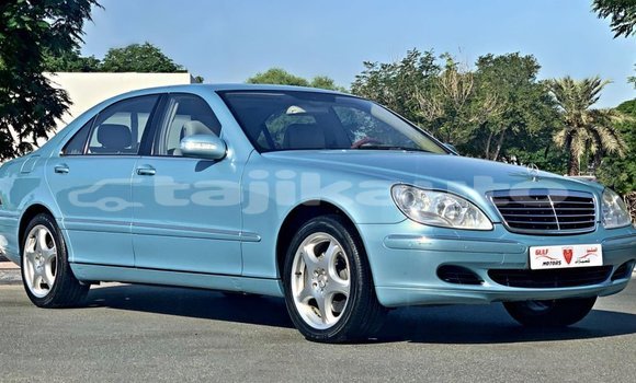 Buy Import Mercedes-Benz 200 Blue Car in Import - Dubai in Dushanbe