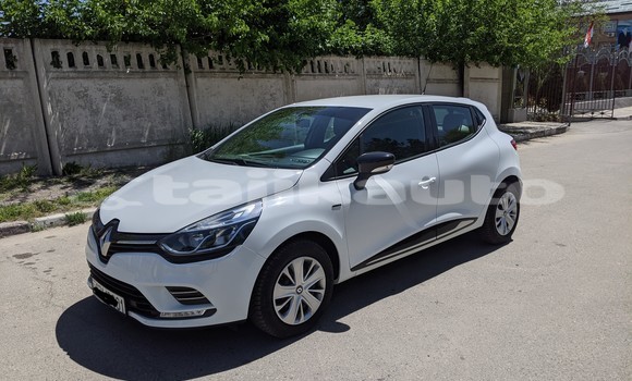 Buy Used Renault Clio White Car in Dushanbe in Dushanbe Buy Used Renault Clio White Car in Dushanbe in Dushanbe