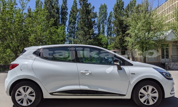 Buy Used Renault Clio White Car in Dushanbe in Dushanbe Buy Used Renault Clio White Car in Dushanbe in Dushanbe