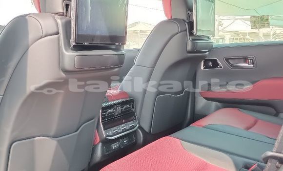 Buy Import Toyota Land Cruiser White Car in Dushanbe in Dushanbe Buy Import Toyota Land Cruiser White Car in Dushanbe in Dushanbe