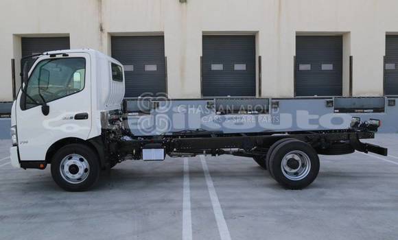 Buy New Hino 714 White Truck in Import - Dubai in Dushanbe Buy New Hino 714 White Truck in Import - Dubai in Dushanbe