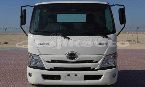 Buy New Hino 916 White Truck in Import - Dubai in Dushanbe