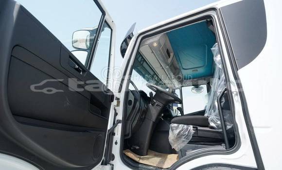Buy New Iveco Trakker White Truck in Import - Dubai in Dushanbe Buy New Iveco Trakker White Truck in Import - Dubai in Dushanbe