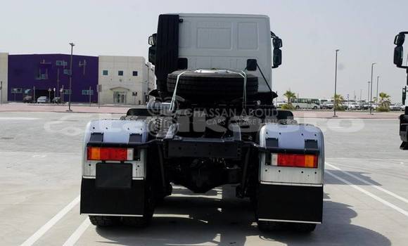 Buy New Iveco Trakker White Truck in Import - Dubai in Dushanbe Buy New Iveco Trakker White Truck in Import - Dubai in Dushanbe