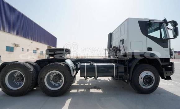 Buy New Iveco Trakker White Truck in Import - Dubai in Dushanbe Buy New Iveco Trakker White Truck in Import - Dubai in Dushanbe