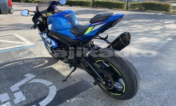 Buy Used Suzuki GSX–R Blue Bike in Buston in Sughd Buy Used Suzuki GSX–R Blue Bike in Buston in Sughd