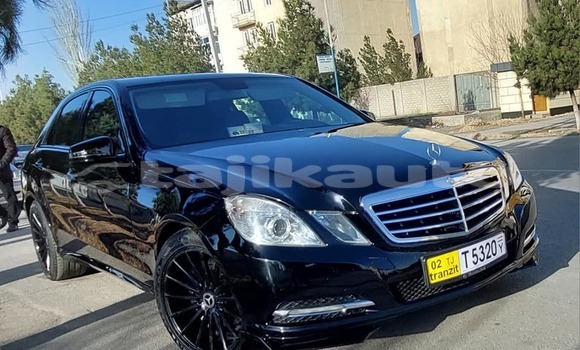 Buy Used Mercedes-Benz 190 (W201) Black Car in Chorku in Sughd