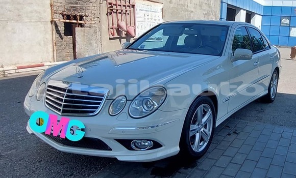 Buy Used Mercedes-Benz 200 White Car in Chorku in Sughd Buy Used Mercedes-Benz 200 White Car in Chorku in Sughd