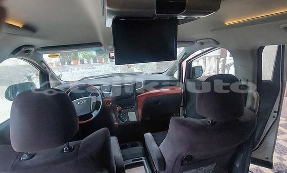 Buy Used Toyota Vellfire White Car in Chkalov in Sughd Buy Used Toyota Vellfire White Car in Chkalov in Sughd