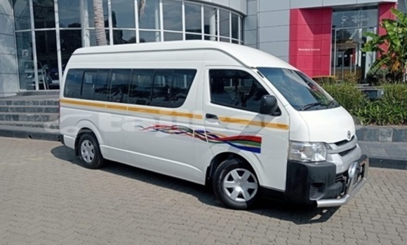 Buy Used Toyota Hiace White Car in Dushanbe in Dushanbe Buy Used Toyota Hiace White Car in Dushanbe in Dushanbe