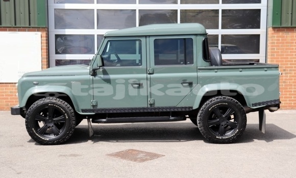 Buy Used Land Rover Defender Green Car in Dushanbe in Dushanbe Buy Used Land Rover Defender Green Car in Dushanbe in Dushanbe