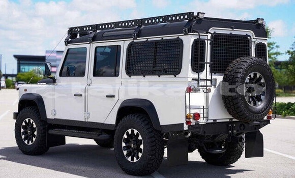 Buy Used Land Rover Defender White Car in Dushanbe in Dushanbe Buy Used Land Rover Defender White Car in Dushanbe in Dushanbe