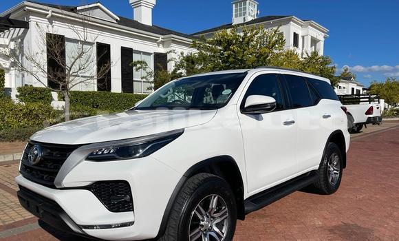 Buy Used Toyota Fortuner White Car in Dushanbe in Dushanbe