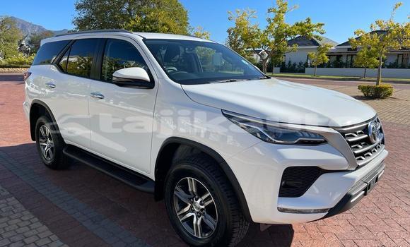 Buy Used Toyota Fortuner White Car in Dushanbe in Dushanbe Buy Used Toyota Fortuner White Car in Dushanbe in Dushanbe