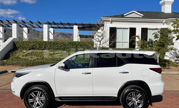 Buy Used Toyota Fortuner White Car in Dushanbe in Dushanbe Buy Used Toyota Fortuner White Car in Dushanbe in Dushanbe