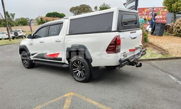 Buy Used Toyota Hilux White Car in Dushanbe in Dushanbe Buy Used Toyota Hilux White Car in Dushanbe in Dushanbe