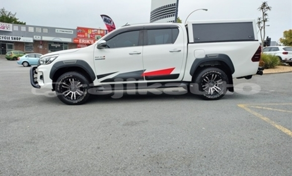 Buy Used Toyota Hilux White Car in Dushanbe in Dushanbe Buy Used Toyota Hilux White Car in Dushanbe in Dushanbe