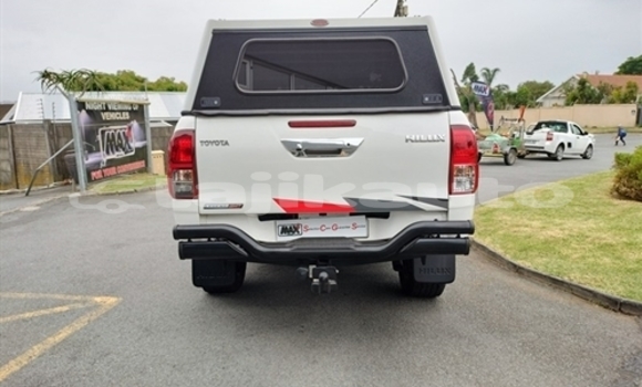 Buy Used Toyota Hilux White Car in Dushanbe in Dushanbe Buy Used Toyota Hilux White Car in Dushanbe in Dushanbe