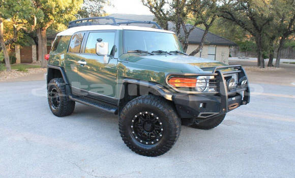 Buy Used Toyota FJ Cruiser Green Car in Dushanbe in Dushanbe Buy Used Toyota FJ Cruiser Green Car in Dushanbe in Dushanbe