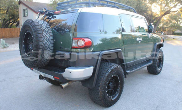 Buy Used Toyota FJ Cruiser Green Car in Dushanbe in Dushanbe Buy Used Toyota FJ Cruiser Green Car in Dushanbe in Dushanbe