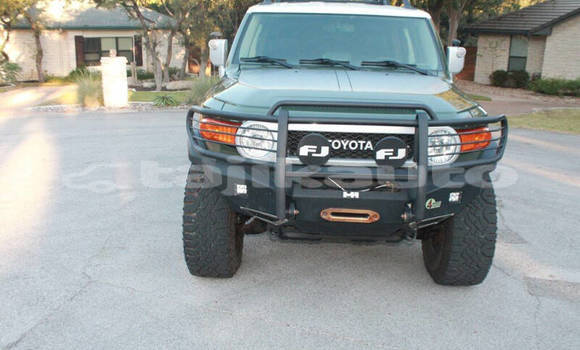 Buy Used Toyota FJ Cruiser Green Car in Dushanbe in Dushanbe Buy Used Toyota FJ Cruiser Green Car in Dushanbe in Dushanbe