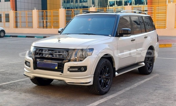 Buy Used Mitsubishi Pajero White Car in Dushanbe in Dushanbe Buy Used Mitsubishi Pajero White Car in Dushanbe in Dushanbe