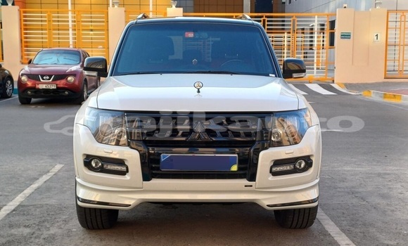 Buy Used Mitsubishi Pajero White Car in Dushanbe in Dushanbe Buy Used Mitsubishi Pajero White Car in Dushanbe in Dushanbe