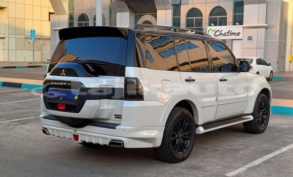 Buy Used Mitsubishi Pajero White Car in Dushanbe in Dushanbe Buy Used Mitsubishi Pajero White Car in Dushanbe in Dushanbe
