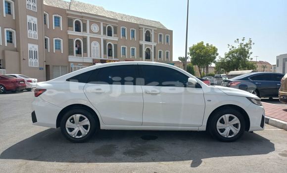 Buy Used Toyota Yaris White Car in Dushanbe in Dushanbe Buy Used Toyota Yaris White Car in Dushanbe in Dushanbe