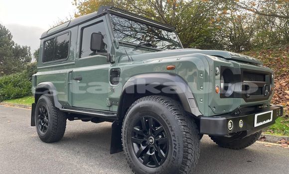 Buy Used Land Rover Defender Green Car in Dushanbe in Dushanbe Buy Used Land Rover Defender Green Car in Dushanbe in Dushanbe