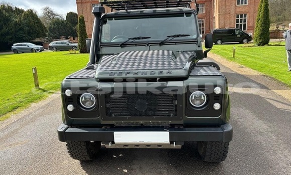 Buy Used Land Rover Defender Green Car in Dushanbe in Dushanbe Buy Used Land Rover Defender Green Car in Dushanbe in Dushanbe