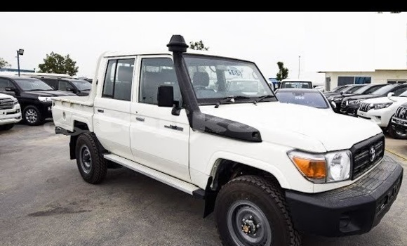 Buy Used Toyota Land Cruiser White Car in Chkalov in Sughd Buy Used Toyota Land Cruiser White Car in Chkalov in Sughd