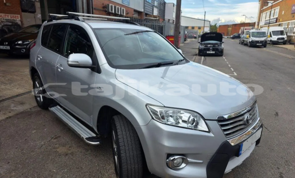 Buy Used Toyota RAV4 White Car in Dushanbe in Dushanbe