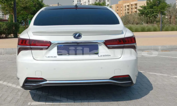 Buy Used Lexus LS White Car in Dushanbe in Dushanbe Buy Used Lexus LS White Car in Dushanbe in Dushanbe