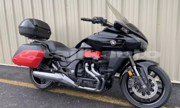 Buy Used Honda GOLD WING Black Bike in Shurob in Sughd Buy Used Honda GOLD WING Black Bike in Shurob in Sughd