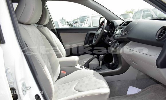 Buy Import Toyota 4Runner White Car in Import - Dubai in Dushanbe Buy Import Toyota 4Runner White Car in Import - Dubai in Dushanbe