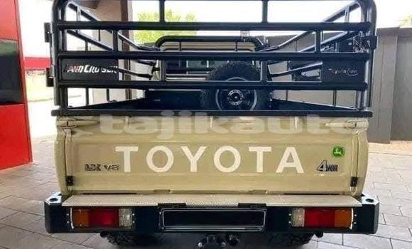Buy Used Toyota Land Cruiser Beige Car in Khujand in Sughd Buy Used Toyota Land Cruiser Beige Car in Khujand in Sughd
