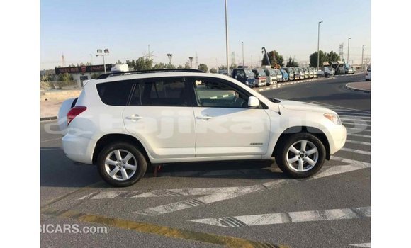 Buy Import Toyota 4Runner White Car in Import - Dubai in Dushanbe Buy Import Toyota 4Runner White Car in Import - Dubai in Dushanbe