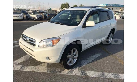 Buy Import Toyota 4Runner White Car in Import - Dubai in Dushanbe Buy Import Toyota 4Runner White Car in Import - Dubai in Dushanbe