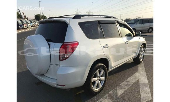 Buy Import Toyota 4Runner White Car in Import - Dubai in Dushanbe Buy Import Toyota 4Runner White Car in Import - Dubai in Dushanbe