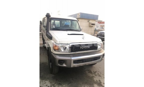 Buy Import Toyota Land Cruiser White Car in Import - Dubai in Dushanbe Buy Import Toyota Land Cruiser White Car in Import - Dubai in Dushanbe