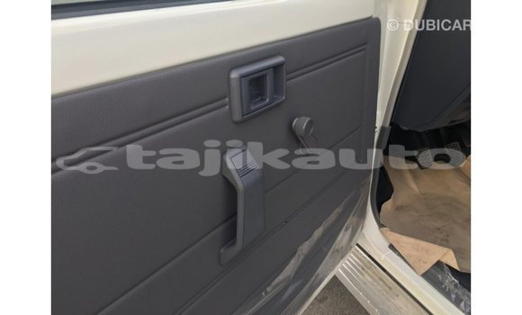 Buy Import Toyota Land Cruiser White Car in Import - Dubai in Dushanbe Buy Import Toyota Land Cruiser White Car in Import - Dubai in Dushanbe