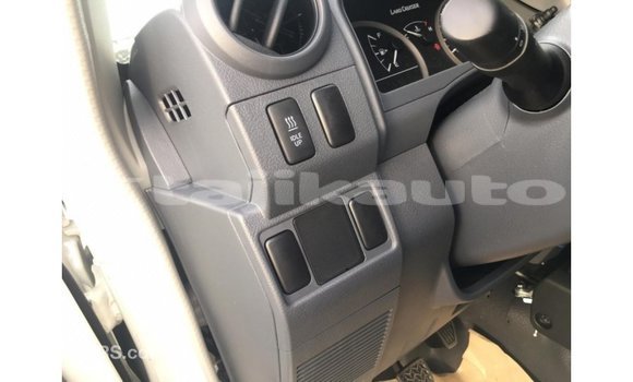 Buy Import Toyota Land Cruiser White Car in Import - Dubai in Dushanbe Buy Import Toyota Land Cruiser White Car in Import - Dubai in Dushanbe