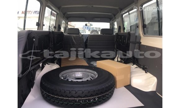 Buy Import Toyota Land Cruiser White Car in Import - Dubai in Dushanbe Buy Import Toyota Land Cruiser White Car in Import - Dubai in Dushanbe