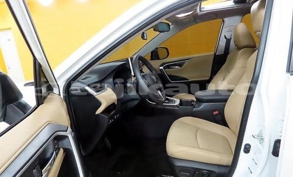 Buy Used Toyota RAV4 White Car in Dushanbe in Dushanbe Buy Used Toyota RAV4 White Car in Dushanbe in Dushanbe