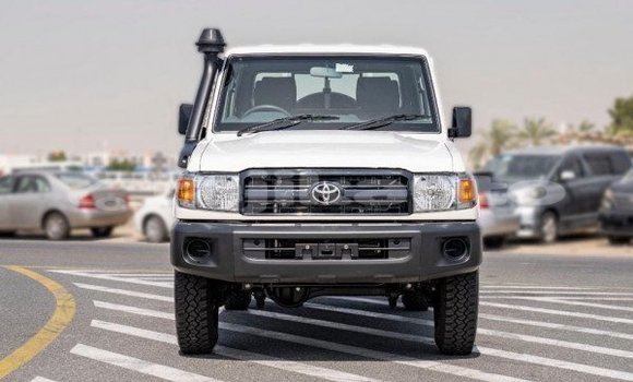 Buy Used Toyota Land Cruiser White Car in Dushanbe in Dushanbe Buy Used Toyota Land Cruiser White Car in Dushanbe in Dushanbe