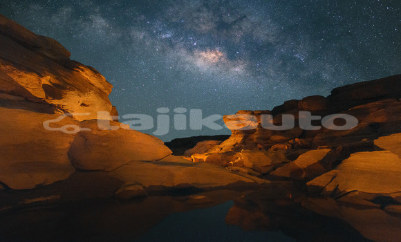 Medium with watermark 134080159846268063