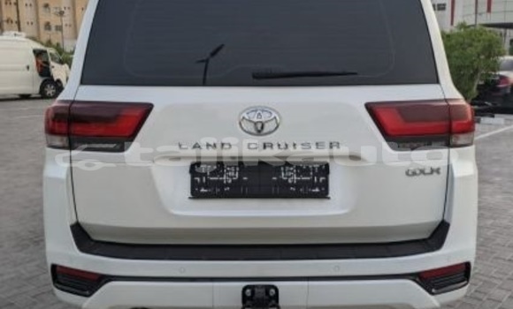 Buy Used Toyota Land Cruiser White Car in Buston in Sughd Buy Used Toyota Land Cruiser White Car in Buston in Sughd