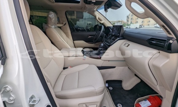 Buy Used Toyota Land Cruiser White Car in Buston in Sughd Buy Used Toyota Land Cruiser White Car in Buston in Sughd